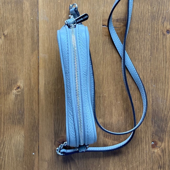 Michael Kors Crossbody - Picture 5 of 6